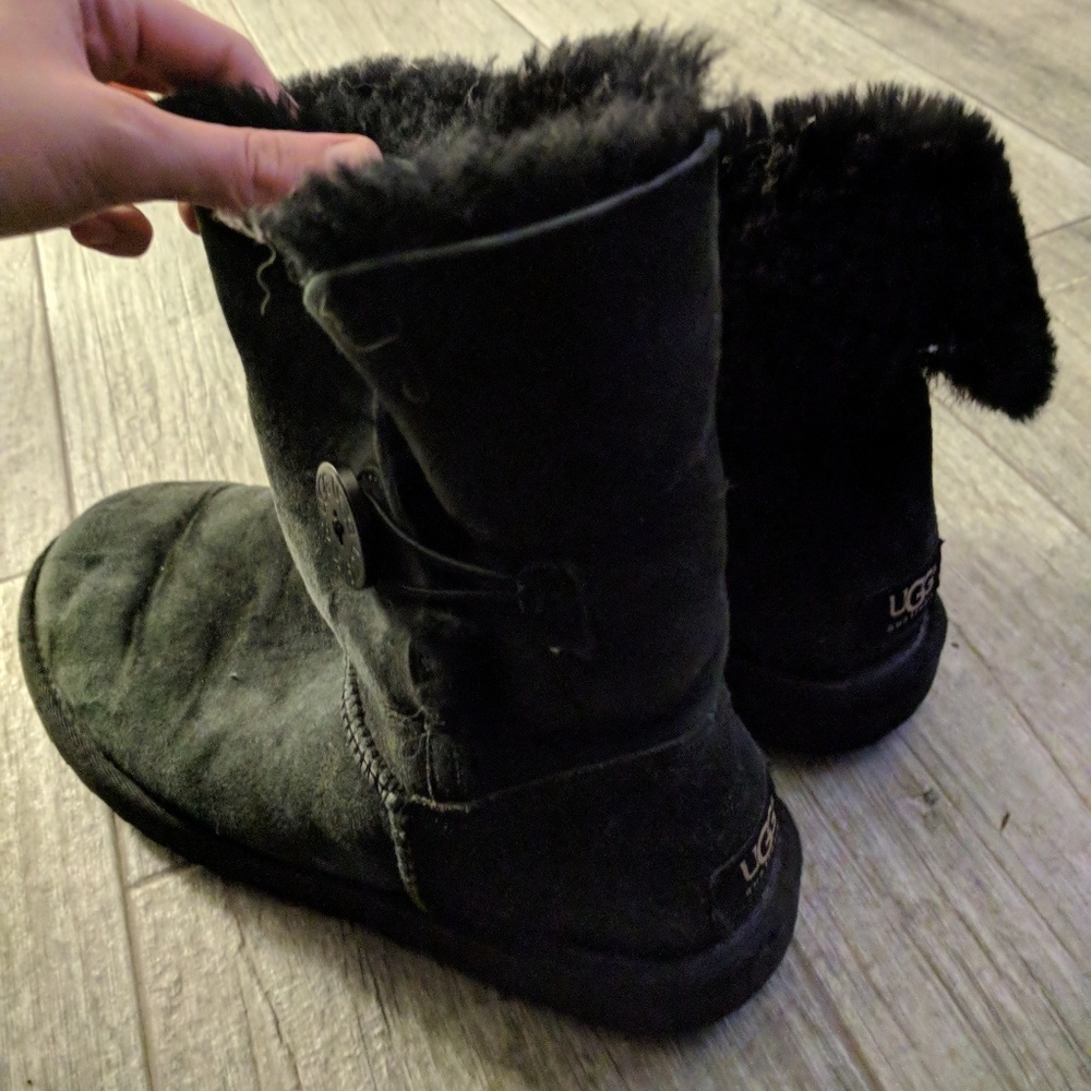 GUC || Black UGGs